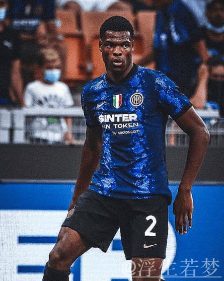 国米后卫邓弗里斯伤情不明复出无期，更换经纪人引转会猜测